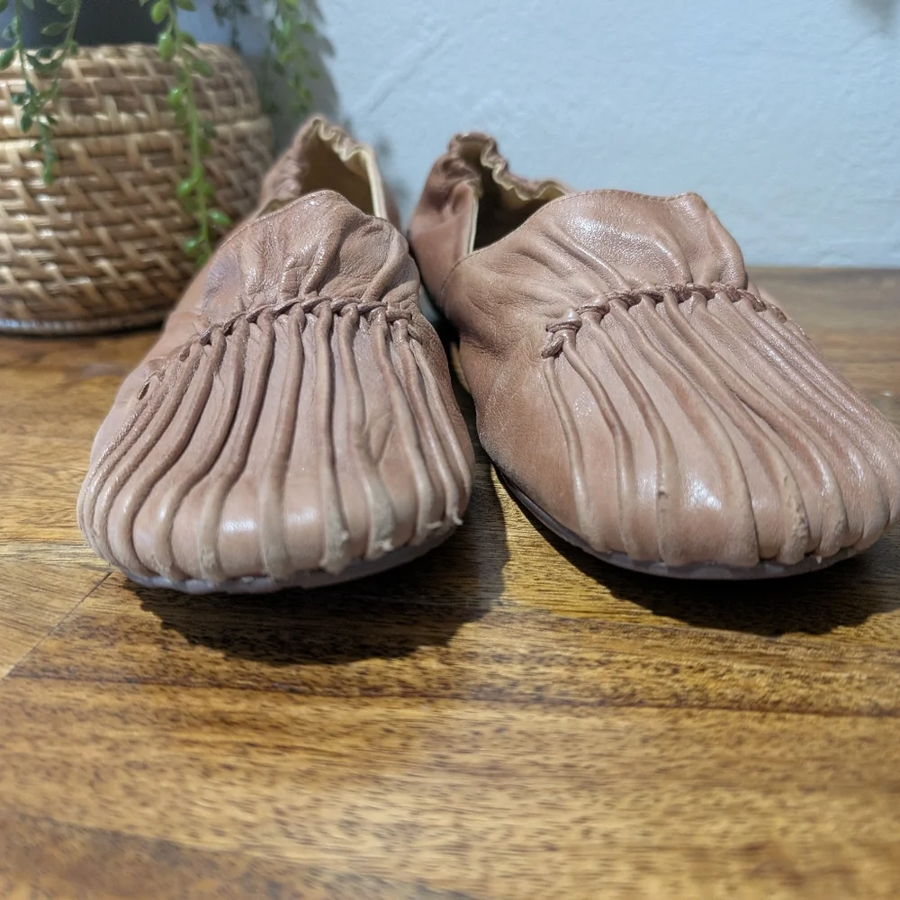 Chocolat‎ Blu Brown Pintuck Soft Leather Slip On Shoes Size Women's 9